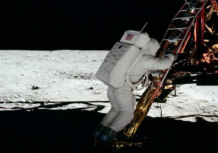 buzz aldrin on moon